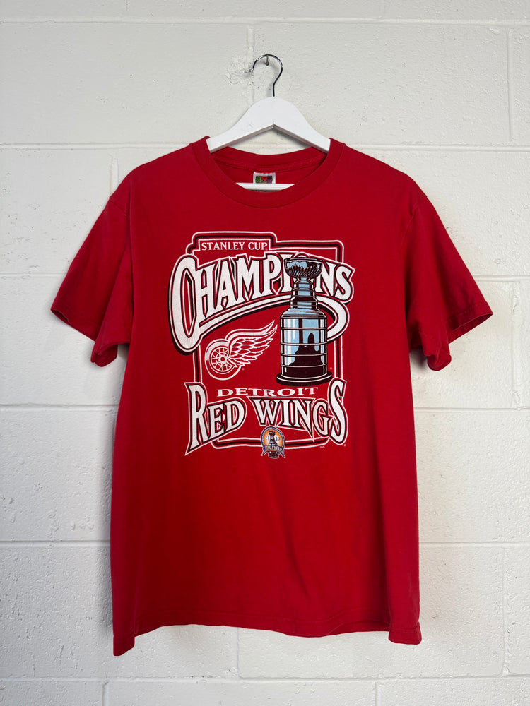 2002 Red Wings Stanley Cup T-shirt