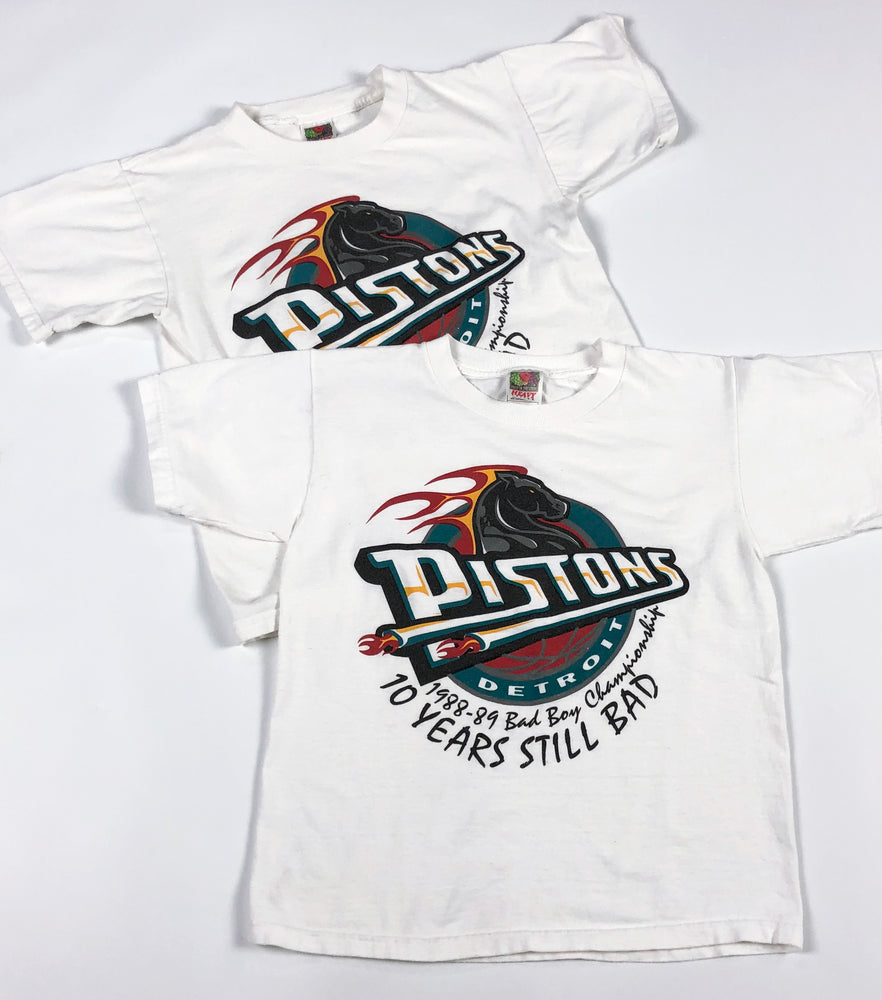 Vintage Sana Detroit Pistons Crewneck Sweatshirt Shirt Classic T-Shirt -  AnniversaryTrending